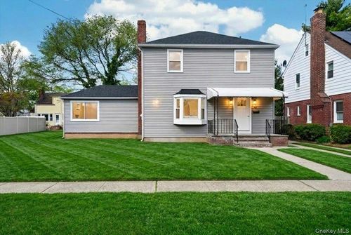 59 Broadfield Rd, Hempstead, NY, 11550-4601 | Card Image