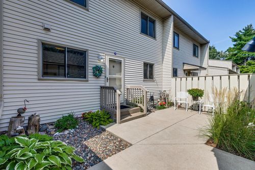 5574 Meister Rd, Fridley, MN, 55432-6053 | Card Image
