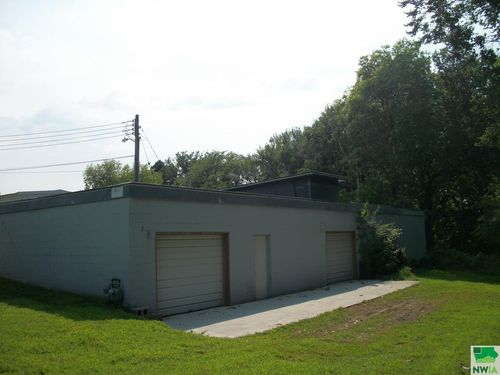 787 1/2 N 2nd St, Cherokee, IA, 51012-1289 | Card Image