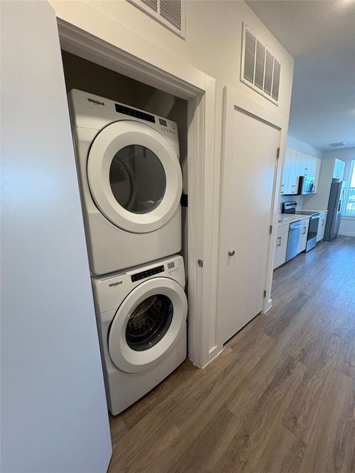 211-6324 N Lamar Boulevard, Austin, TX, 78752 | Card Image