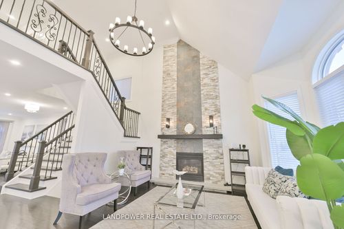 6 Tower Bridge Cres, Markham, ON, L6C2M8 | Card Image