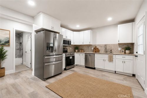 1562 W 31st St, Long Beach, CA, 90806-1367 | Card Image