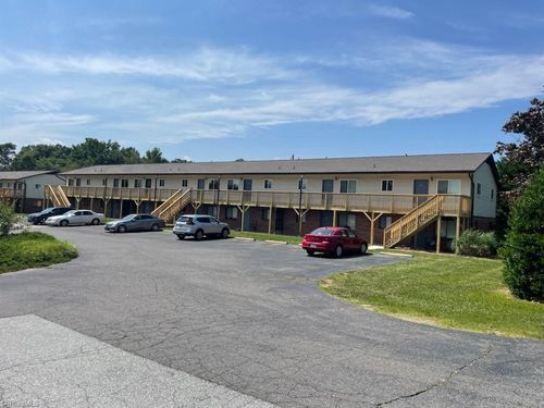 1004 Salisbury St, Kernersville, NC, 27284-3078 | Card Image