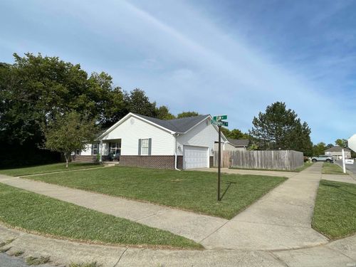 1348 Crabapple Court, Martinsville, IN, 46151-9066 | Card Image