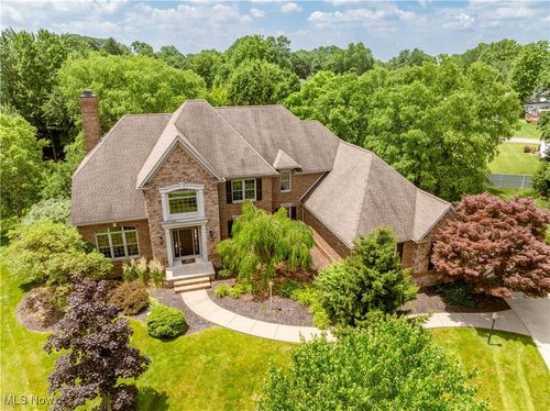 2840 Barclay Circle Nw, North Canton, OH, 44720 | Card Image
