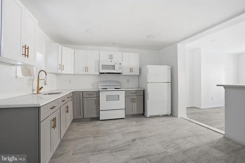 1928 W Carey St, PHILADELPHIA, PA, 19140-3521 | Card Image