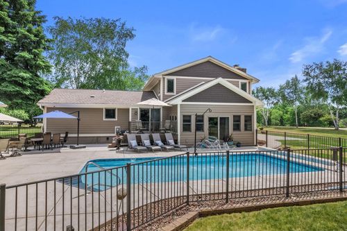 W318N377 Whitetail Run, Delafield, WI, 53018-2829 | Card Image