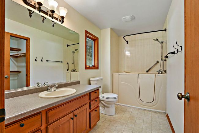 10063 64 Th Ave, House other with 6 bedrooms, 3 bathrooms and null parking in Pleasant Prairie WI | Image 12