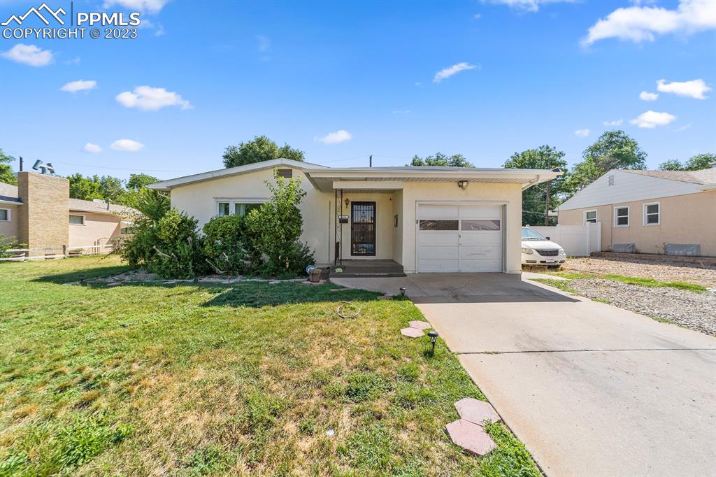 Alexander Cir, Pueblo, CO 81001