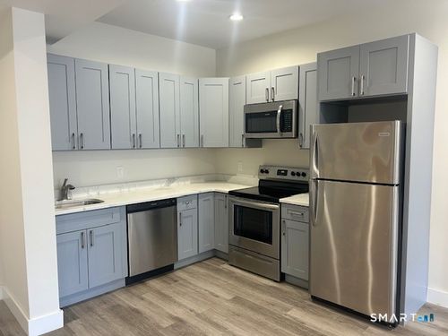 6-11 Church Hill Rd, Newtown, CT, 06470-1656 | Card Image