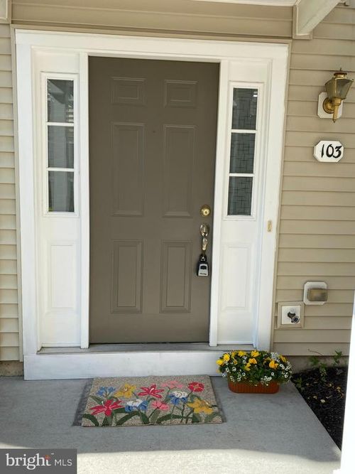 6-103 Granite Ln, CHESTER SPRINGS, PA, 19425-3823 | Card Image