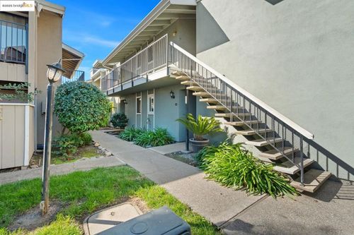 apt-10-3720 W Benjamin Holt Dr, Stockton, CA, 95219-3336 | Card Image