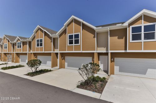 106 Ocean Cir, DAYTONA BEACH SHORES, FL, 32118-0002 | Card Image