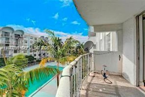 b-412-488 Nw 165th Street Rd, Miami, FL, 33169-6463 | Card Image
