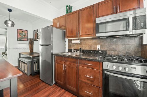 apt-5-330 74th St, Miami Beach, FL, 33141-2758 | Card Image