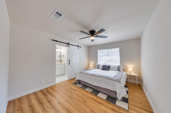 Primary bedroom. | Image 19