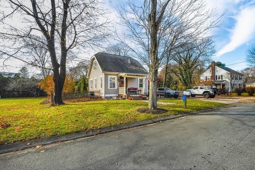 14 Field St, Seekonk, MA, 02771-4802 | Card Image