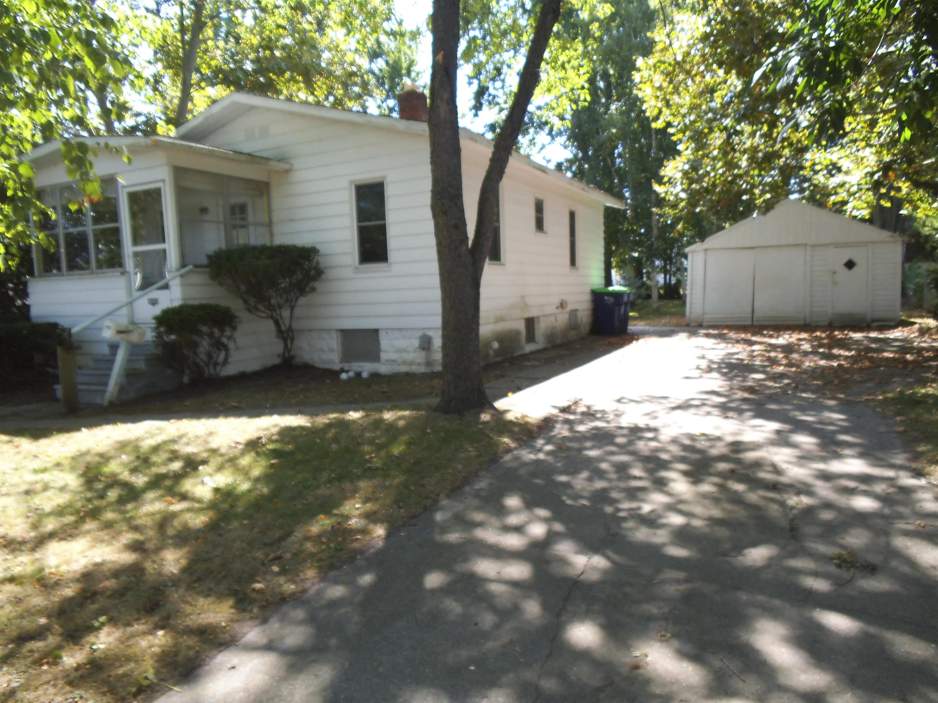 38th St, Bay City, MI 48708