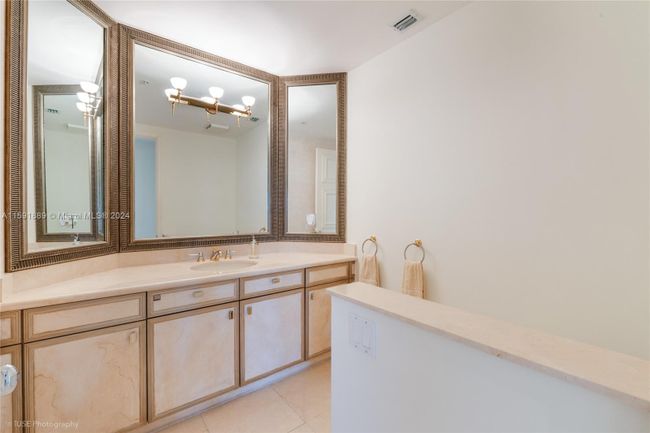 294 - 13635 Deering Bay Dr, Condo with 3 bedrooms, 4 bathrooms and null parking in Coral Gables FL | Image 29