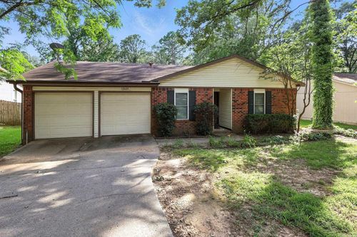 12621 Valleywood Dr, Little Rock, AR, 72211-3352 | Card Image