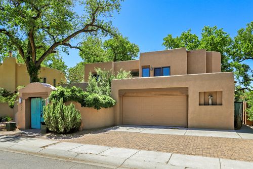 3004 Calle De Alamo Nw, Albuquerque, NM, 87104-3151 | Card Image