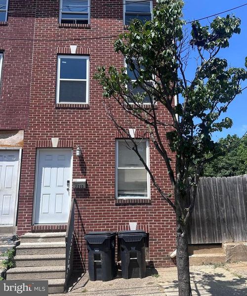 2215 N Market St, WILMINGTON, DE, 19802-4227 | Card Image