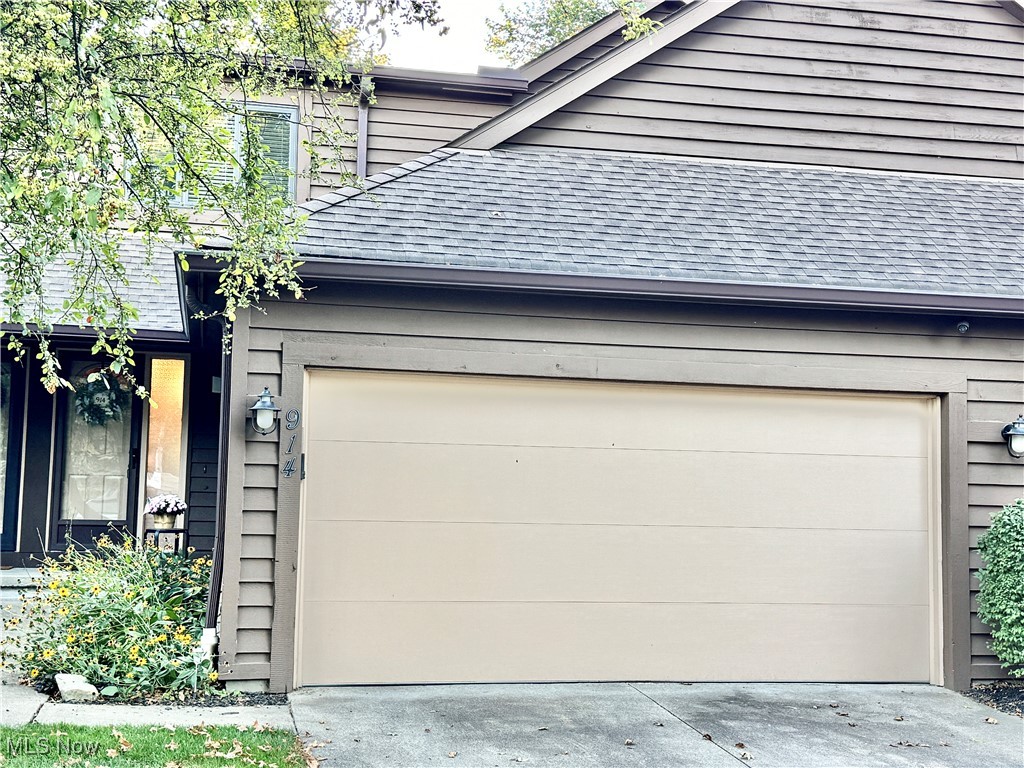 Arboretum Cir, Northfield, OH 44067
