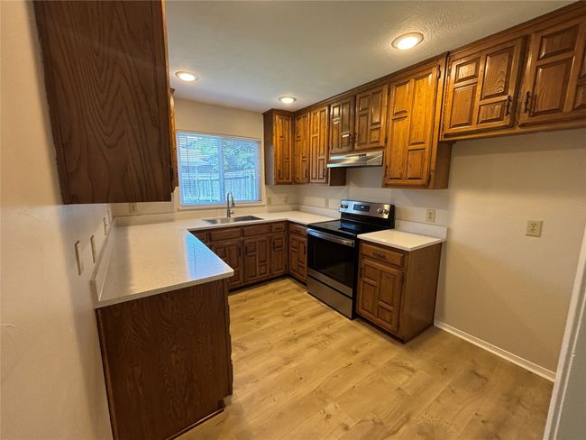 3302 Wells Dr, Home with 3 bedrooms, 3 bathrooms and null parking in Plano TX | Image 8