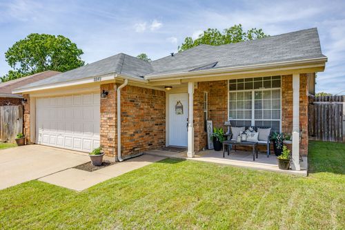 8849 Mystic Trl, Fort Worth, TX, 76118-7400 | Card Image