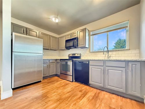 apt-204-740 Edgemont Ave, Dallas, TX, 75216-1555 | Card Image