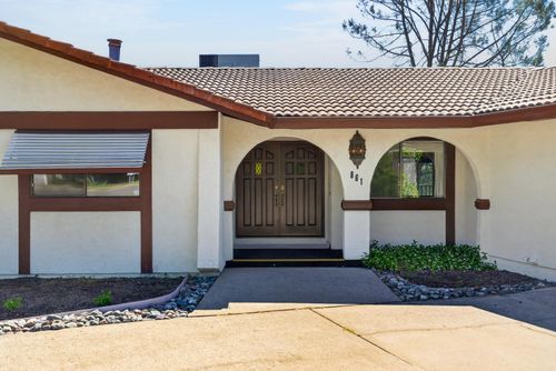 861 Dawson Ct, Redding, CA, 96003-2242 | Card Image