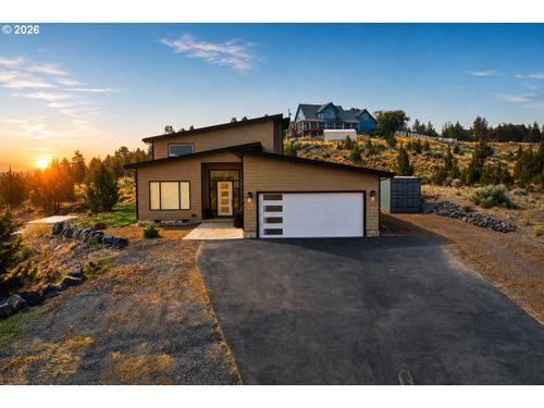 1901 Ne Camas Ln, Madras, OR, 97741-9077 | Card Image
