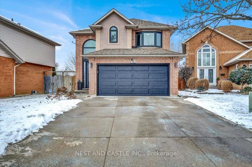 13 Treeview Crt, Stoney Creek, ON, L8J3R7 | Card Image