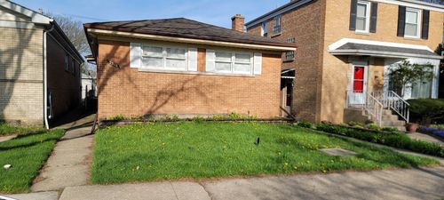 7516 N California Ave, Chicago, IL, 60645-1324 | Card Image