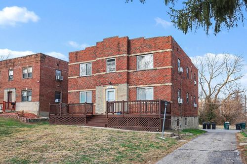 7119 Eastlawn Dr, Cincinnati, OH, 45237-4119 | Card Image