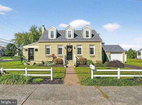 16 Fairview Ave, QUAKERTOWN, PA, 18951-1722 | Card Image
