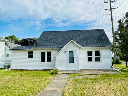 201 W Main St, Cornell, IL, 61319 | Card Image