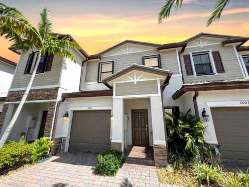 6011 W Paso Fino Pl, Davie, FL, 33314-4483 | Card Image