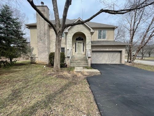 11 Beaconsfield Ct, Lincolnshire, IL, 60069-2905 | Card Image