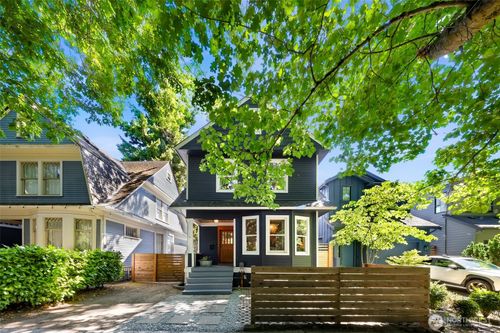 926 22nd Ave, Seattle, WA, 98122-4808 | Card Image