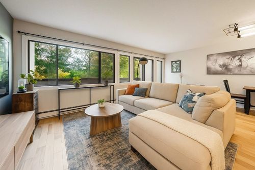 7-7305 Montecito Dr, Burnaby, BC, V5A1R2 | Card Image