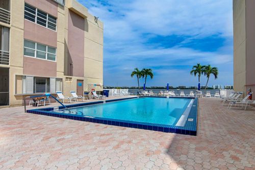 apt-103-1502 S Lakeside Dr, Lake Worth Beach, FL, 33460-5820 | Card Image