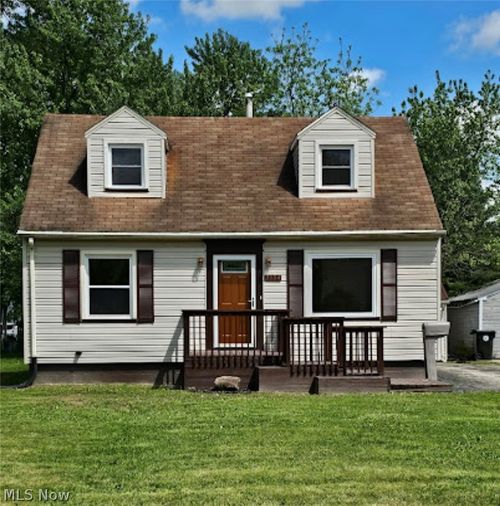 2134 Estabrook Ave Nw, Warren, OH, 44485-1943 | Card Image