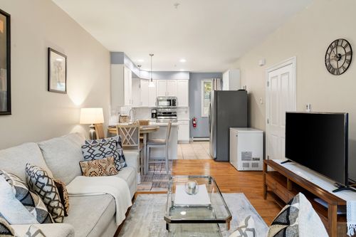8-1044 North Ave, Burlington, VT, 05408-2755 | Card Image