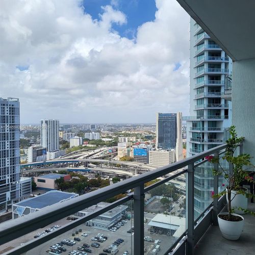 3207-92 Sw 3rd St, Miami, FL, 33130-2998 | Card Image