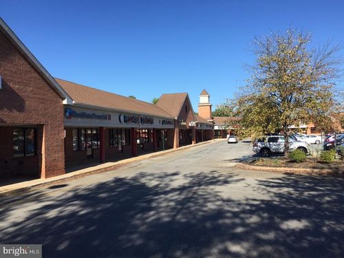 3945 W Lincoln Hwy, DOWNINGTOWN, PA, 19335-5503 | Card Image