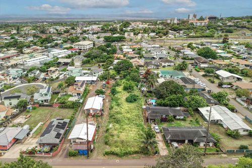 2057 Mokuhau Rd, Wailuku, HI, 96793-1118 | Card Image