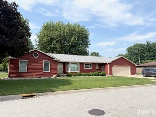 58 W Welkum Ln, Rossville, IN, 46065-9439 | Card Image