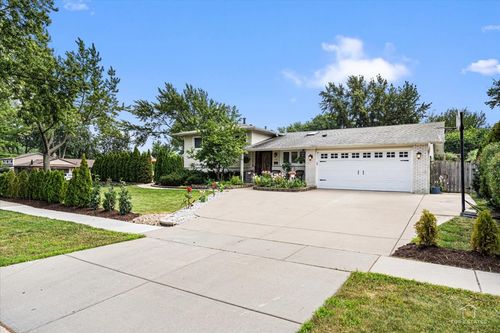 321 Hickory Ln, Schaumburg, IL, 60193-1586 | Card Image