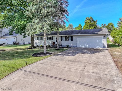 90 Oakleigh Dr, Brunswick, OH, 44212-1457 | Card Image